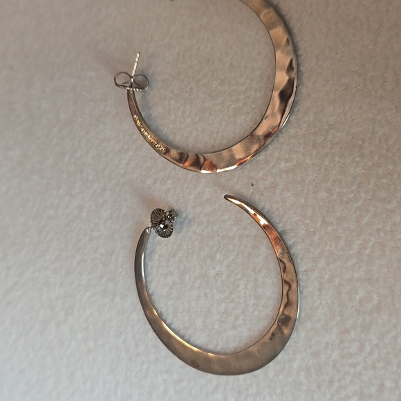Elegant Sterling Silver Hoop Earrings - Picture 3 of 3